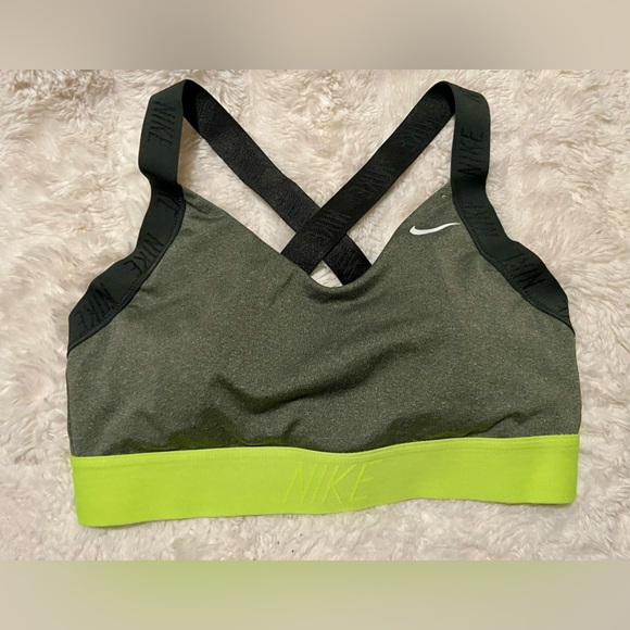 Nike Indy Logo Back Bra - Picture 2 of 4